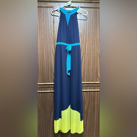 Max Studio Maxi Dress Size Small - Picture 1 of 4